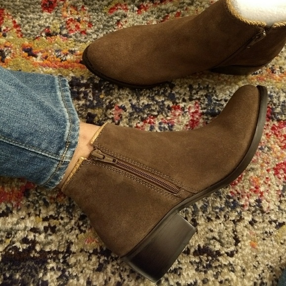 New! Anthro Matisse suede ankle booties - Picture 3 of 8